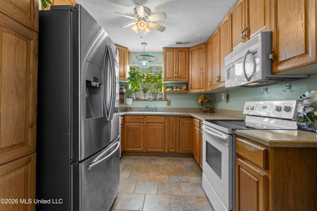 9266 N Pine Drive, Pass Christian, MS 39571