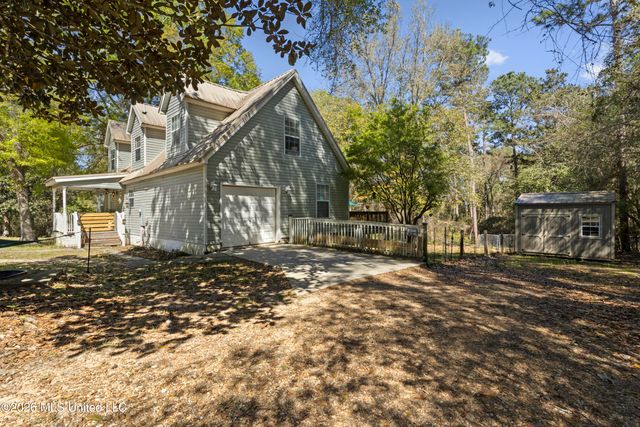 9266 N Pine Drive, Pass Christian, MS 39571