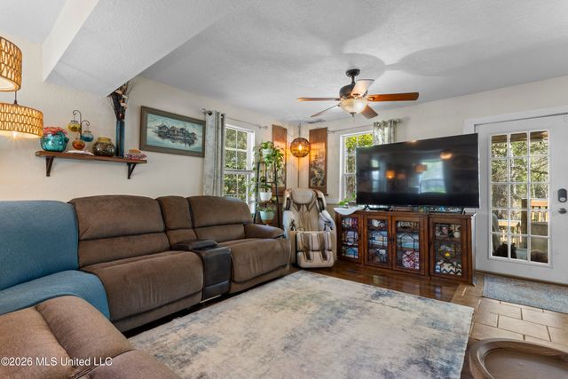 9266 N Pine Drive, Pass Christian, MS 39571