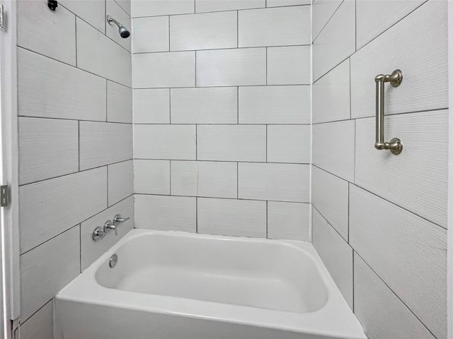 11914 Kingslake Forest Drive, Houston, TX 77044