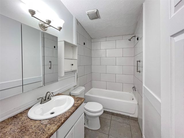 11914 Kingslake Forest Drive, Houston, TX 77044