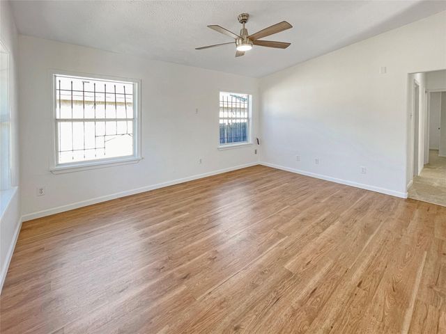 11914 Kingslake Forest Drive, Houston, TX 77044