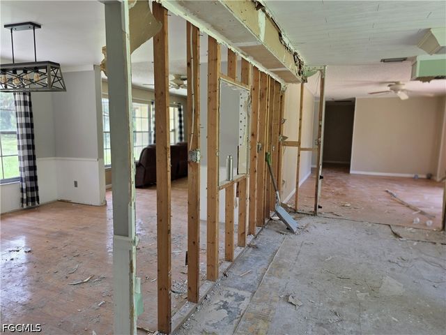 4756 Skates CIR, Fort Myers, FL 33905