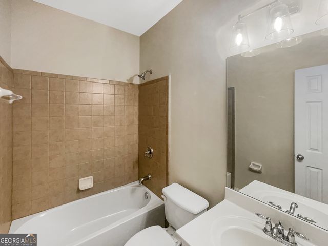 5675 Coopers Glen Court SW, Mableton, GA 30126