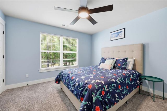 1041 Scenic BLVD, Chesapeake, VA 23322