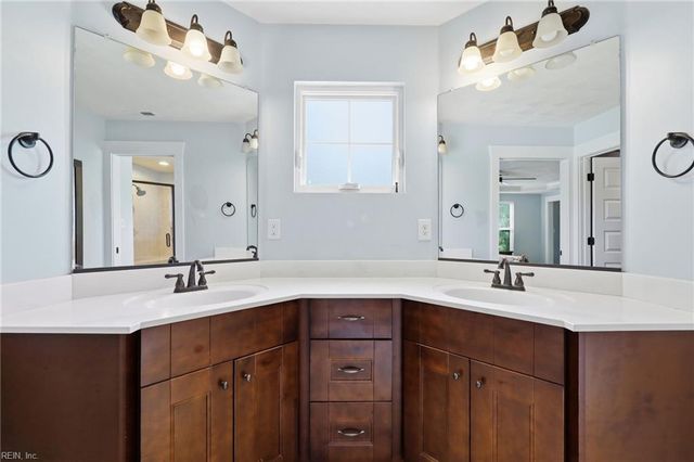 1041 Scenic BLVD, Chesapeake, VA 23322