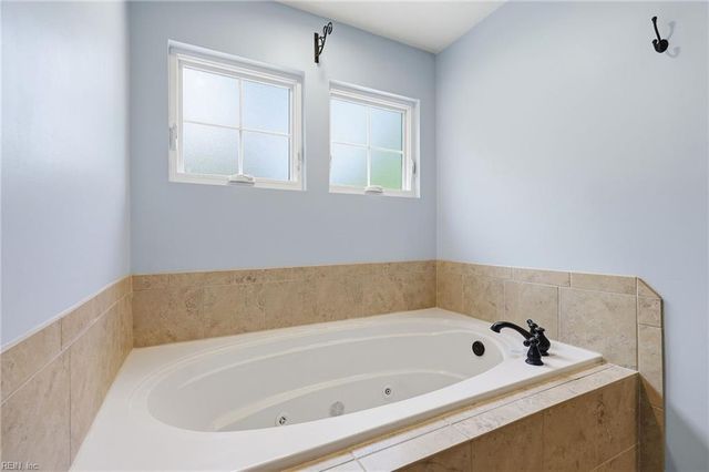 1041 Scenic BLVD, Chesapeake, VA 23322