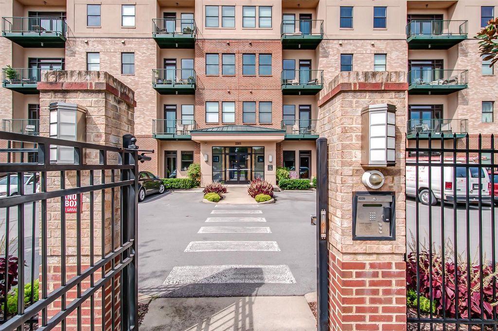 2201 8th Ave S Apt 104, Nashville, TN 37204
