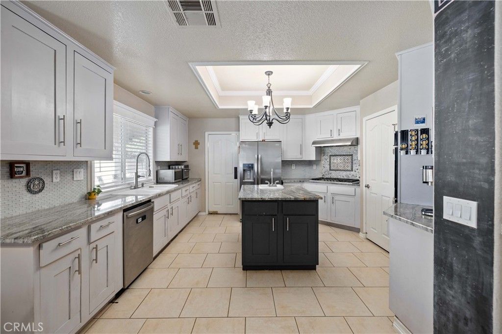 Image 12 of property listing at 44235 Westridge, Lancaster, CA 93536