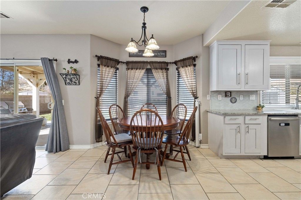 Image 17 of property listing at 44235 Westridge, Lancaster, CA 93536