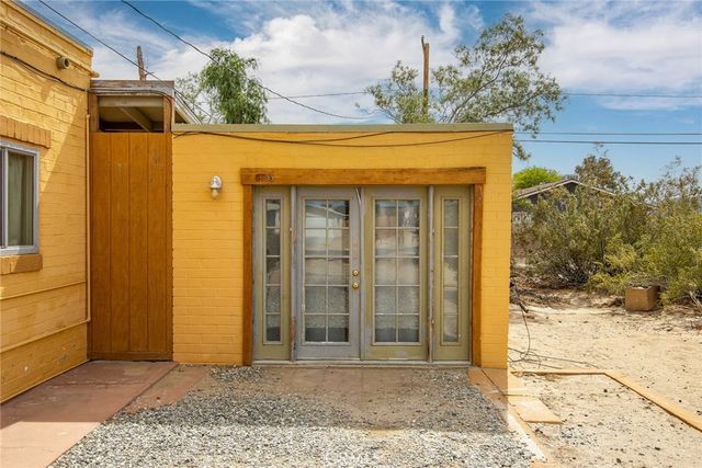 6155 Cahuilla, 29 Palms, CA 92277