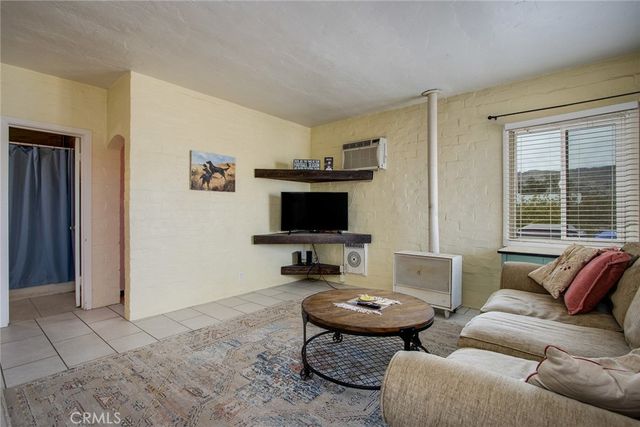 6155 Cahuilla, 29 Palms, CA 92277