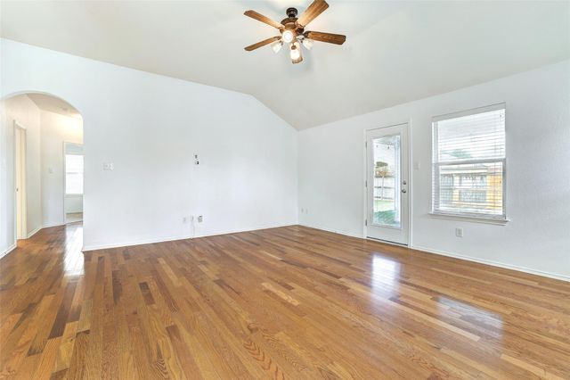 1517 Rainbow Parke DR, Round Rock, TX 78665