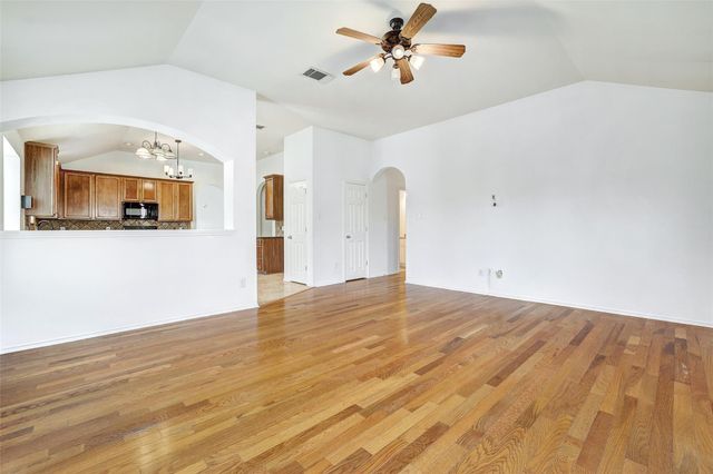 1517 Rainbow Parke DR, Round Rock, TX 78665