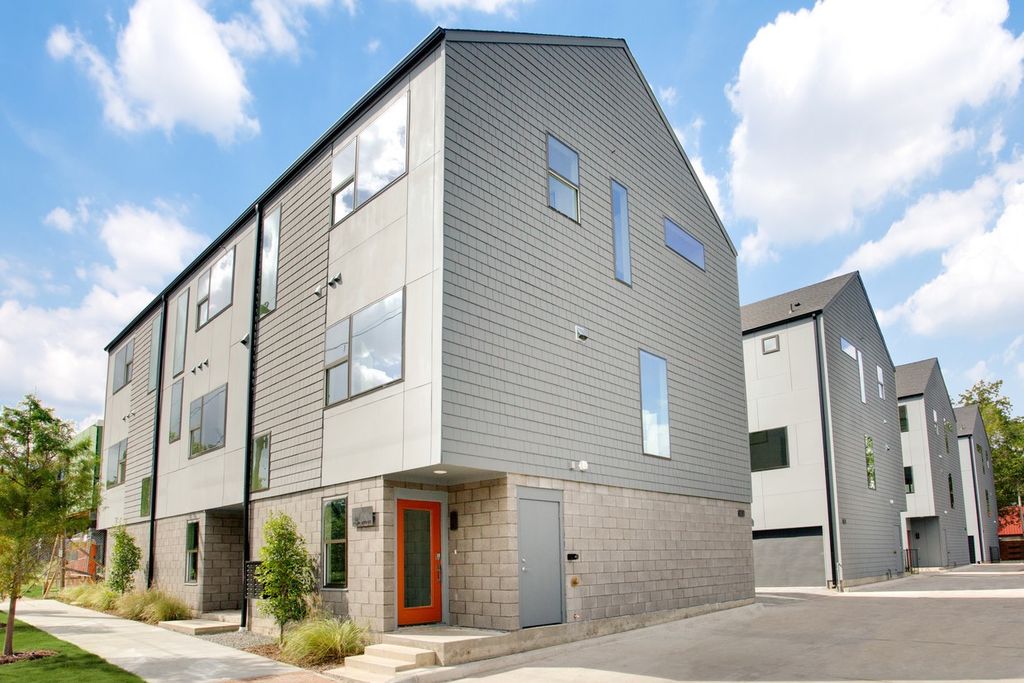 427 W 10th Street 703, Dallas, TX 75208