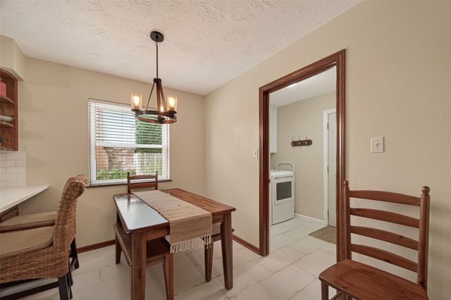 306 W Castle Harbour Drive, Friendswood, TX 77546