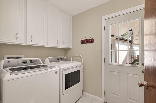 306 W Castle Harbour Drive, Friendswood, TX 77546