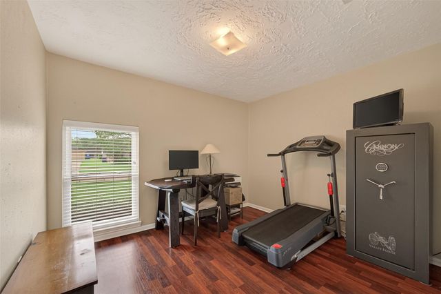306 W Castle Harbour Drive, Friendswood, TX 77546