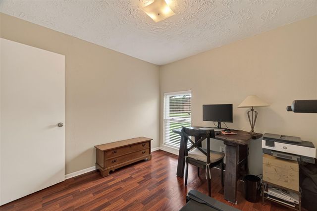 306 W Castle Harbour Drive, Friendswood, TX 77546