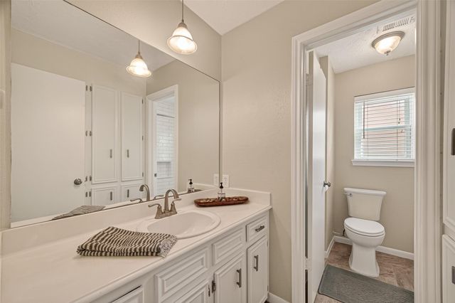 306 W Castle Harbour Drive, Friendswood, TX 77546