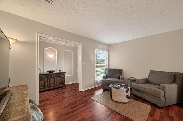 306 W Castle Harbour Drive, Friendswood, TX 77546