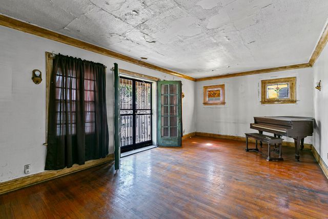 6536 S Rhodes Avenue, Chicago, IL 60637