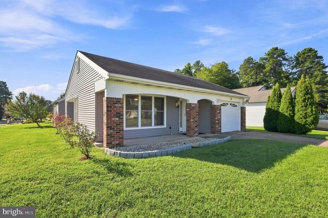 65 WESTMINSTER DR S, Southampton, NJ 08088