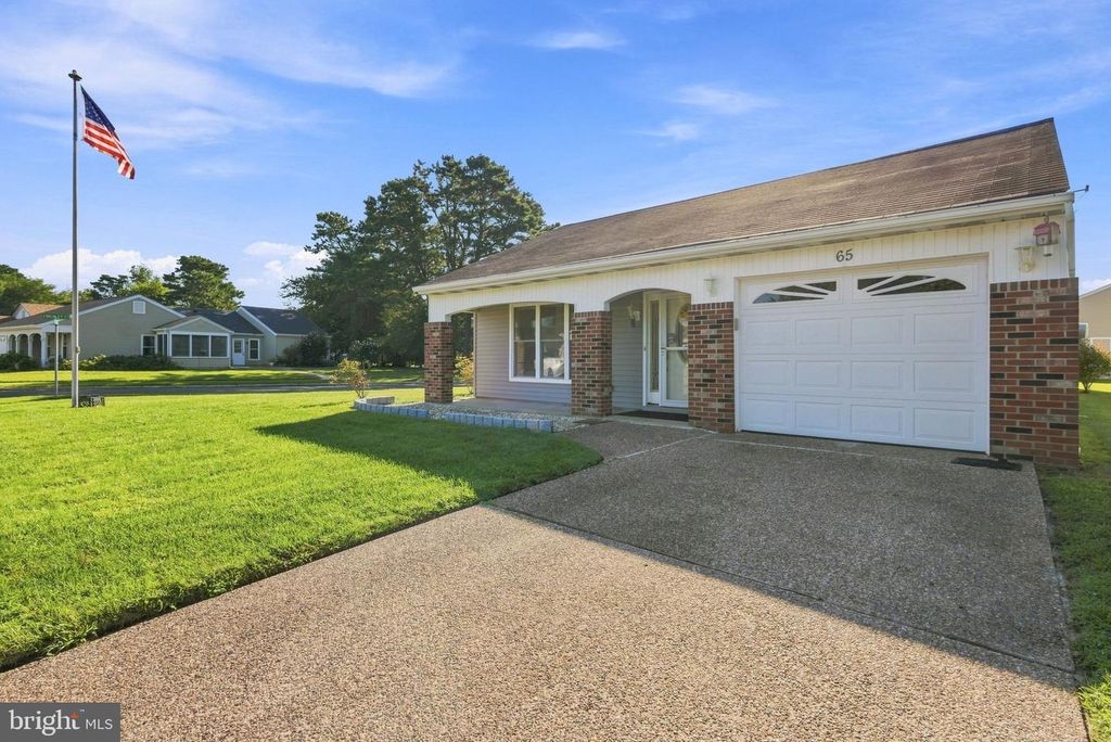 65 WESTMINSTER DR S, Southampton, NJ 08088
