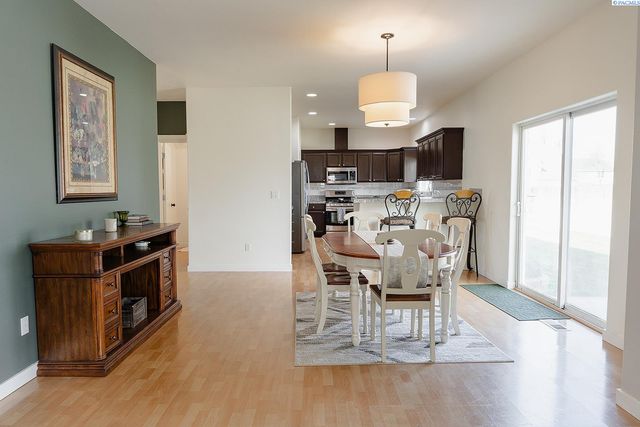 4811 Cordova, Pasco, WA 99301