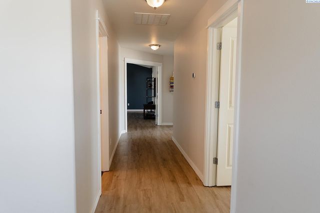 4811 Cordova, Pasco, WA 99301