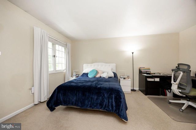 32 CABOT CT, Chesterbrook, PA 19087
