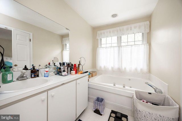 32 CABOT CT, Chesterbrook, PA 19087