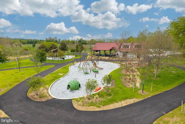 32 CABOT CT, Chesterbrook, PA 19087
