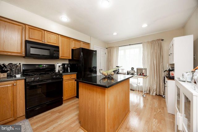 32 CABOT CT, Chesterbrook, PA 19087