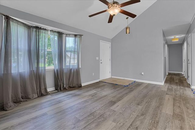 8209 NW 79th Terrace, Kansas City, MO 64152