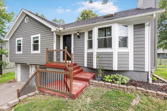 8209 NW 79th Terrace, Kansas City, MO 64152