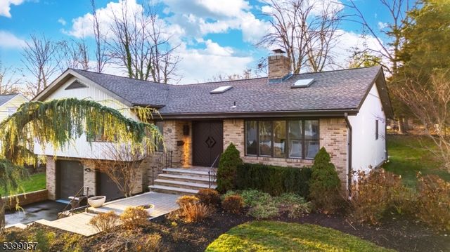 19 Park Dr, Livingston Twp., NJ 07039