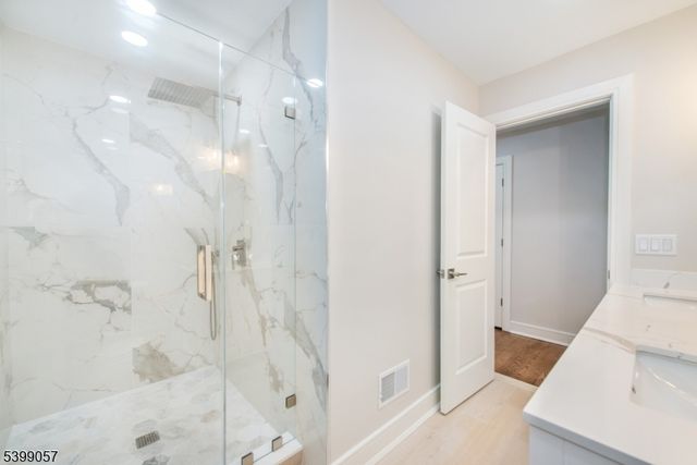 19 Park Dr, Livingston Twp., NJ 07039