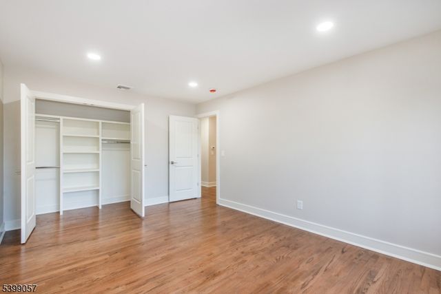 19 Park Dr, Livingston Twp., NJ 07039