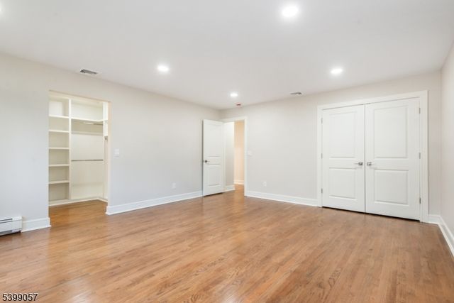 19 Park Dr, Livingston Twp., NJ 07039