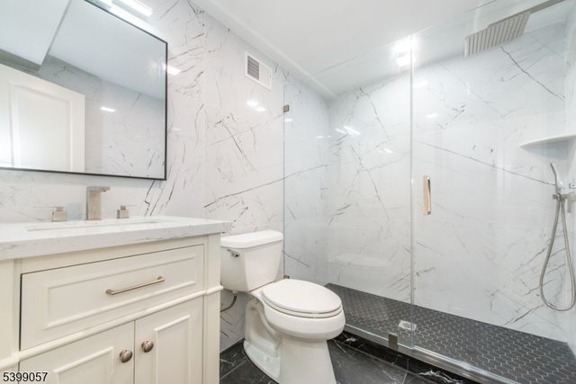 19 Park Dr, Livingston Twp., NJ 07039