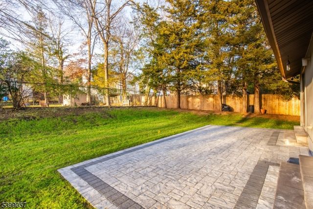 19 Park Dr, Livingston Twp., NJ 07039