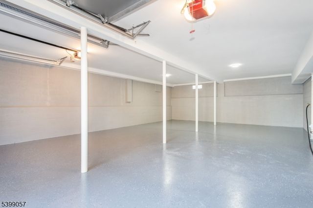 19 Park Dr, Livingston Twp., NJ 07039