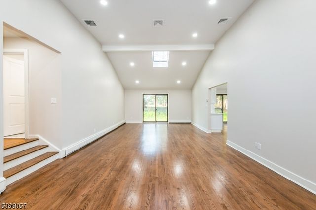 19 Park Dr, Livingston Twp., NJ 07039