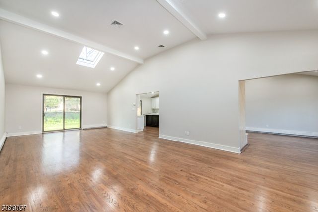 19 Park Dr, Livingston Twp., NJ 07039