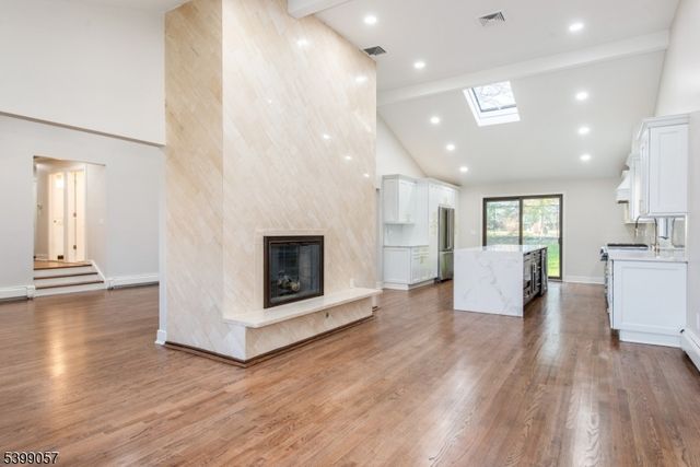 19 Park Dr, Livingston Twp., NJ 07039