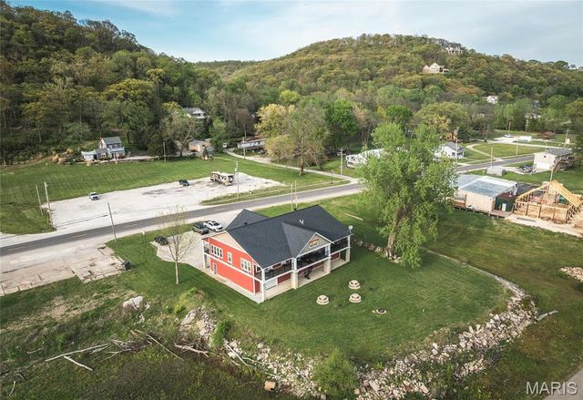 1435 W Main Street, Grafton, IL 62037