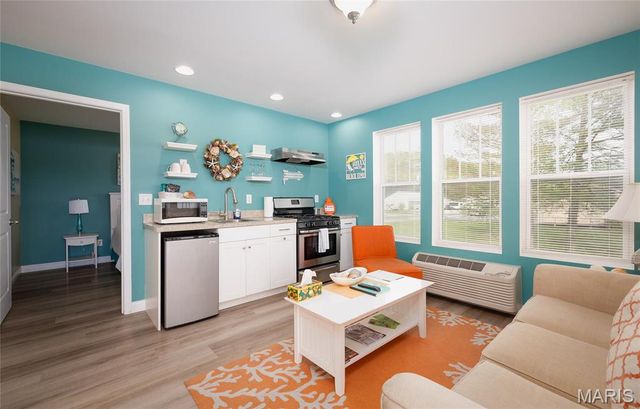 1435 W Main Street, Grafton, IL 62037