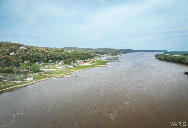 1435 W Main Street, Grafton, IL 62037