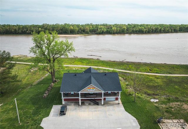 1435 W Main Street, Grafton, IL 62037